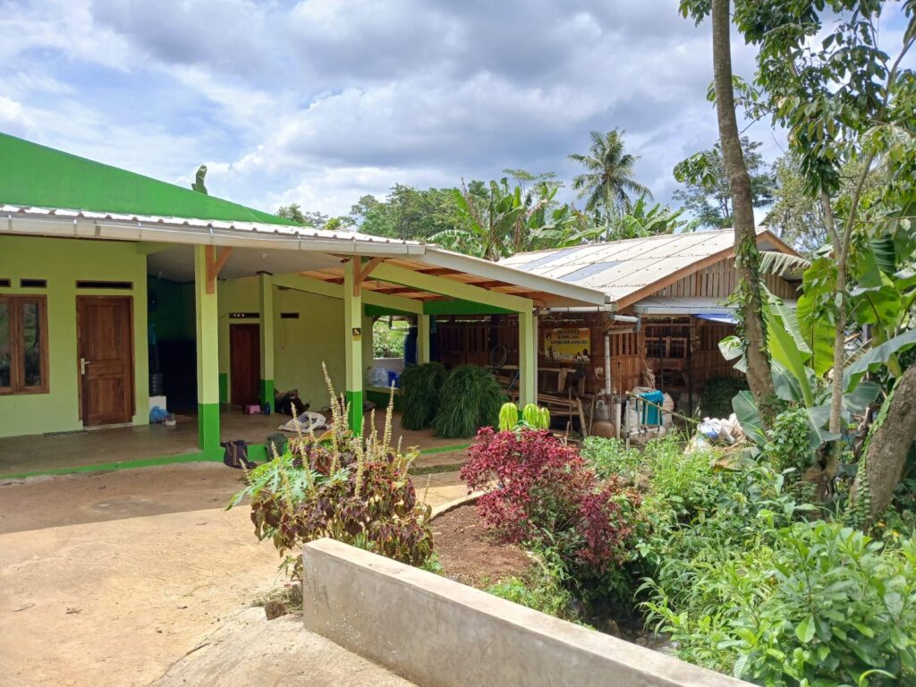 rumah cinangneng